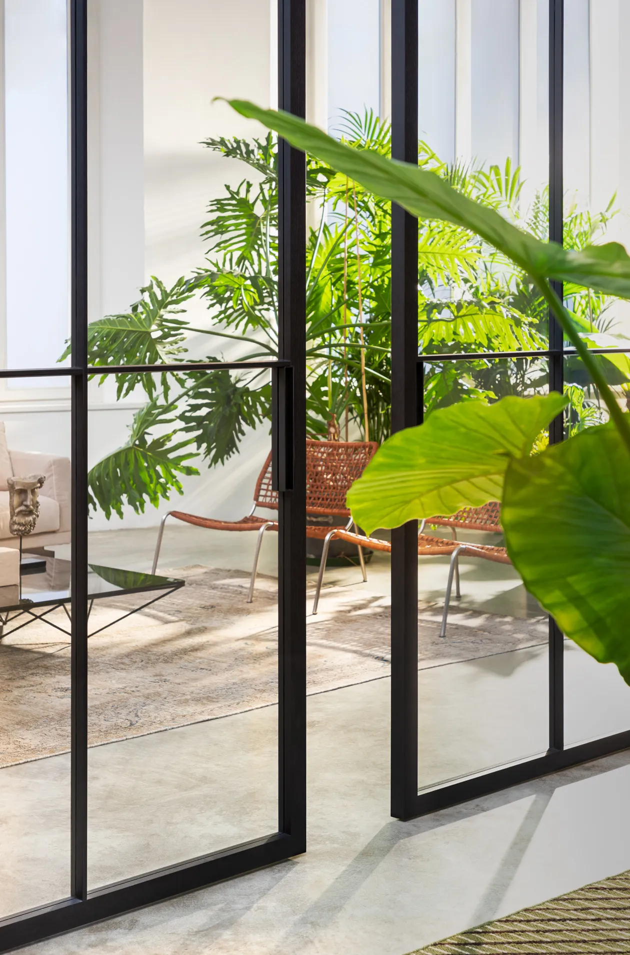 Drzwi z Ukrytą Ościeżnicą – Minimalizm, Który Robi Wrażenie